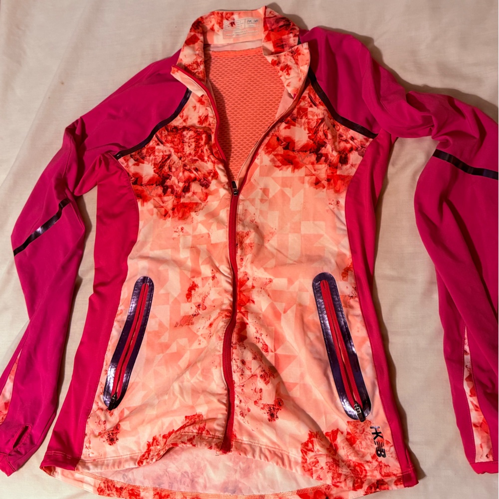 New Balance light weight Long Sleeve Athletic jacket with light vented back